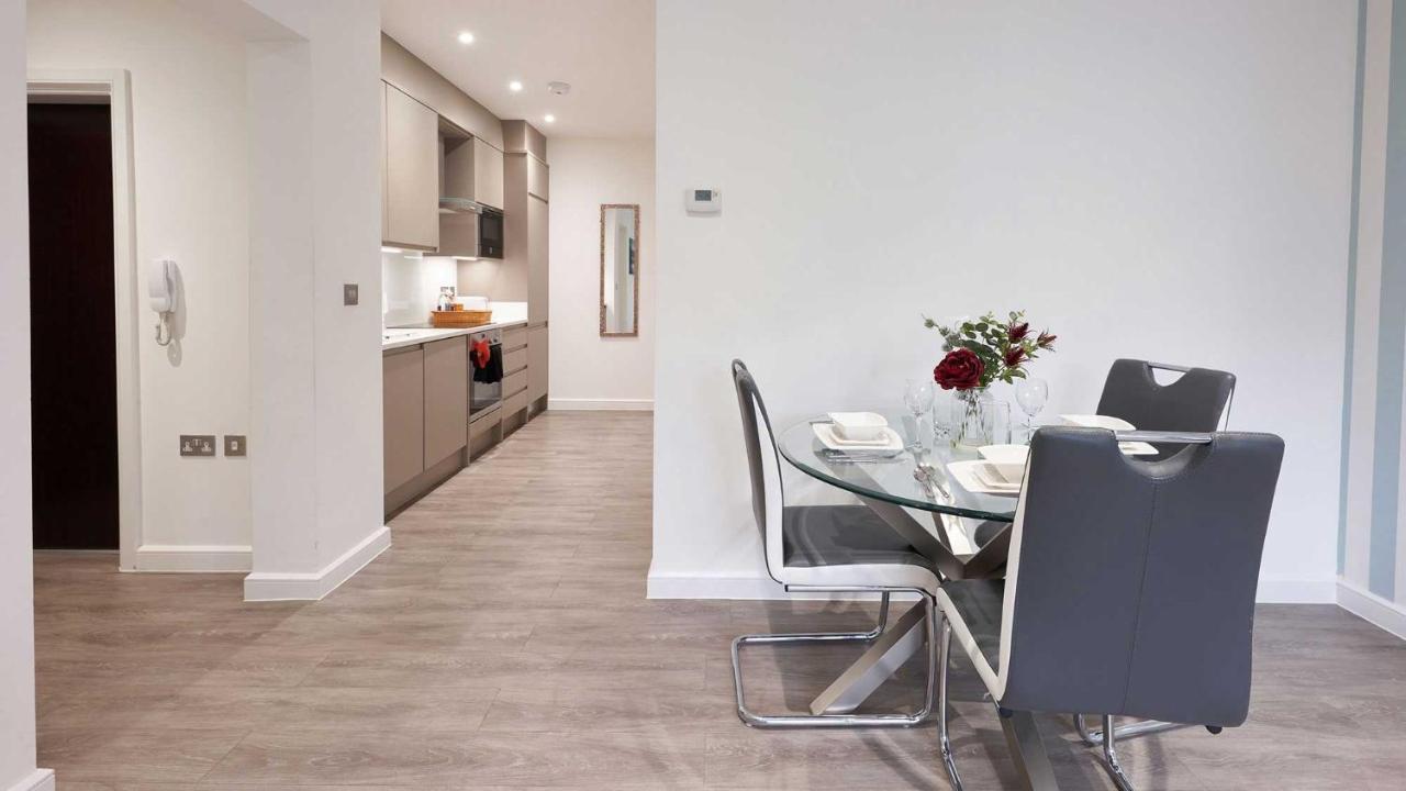 Luxustay Milburn House Милтон-Кейнс Экстерьер фото