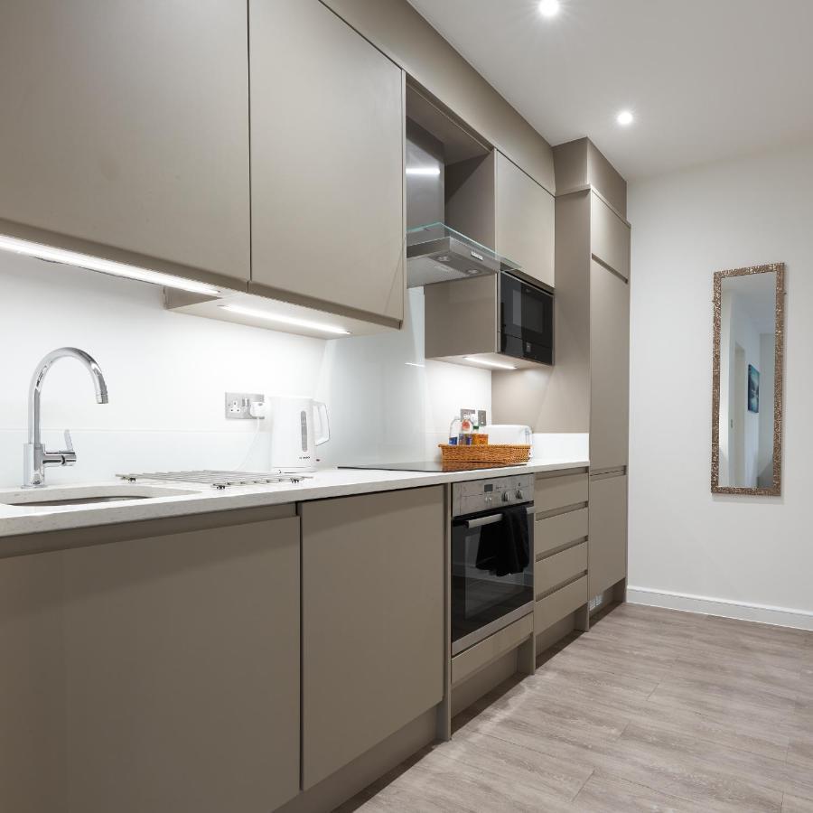 Luxustay Milburn House Милтон-Кейнс Экстерьер фото